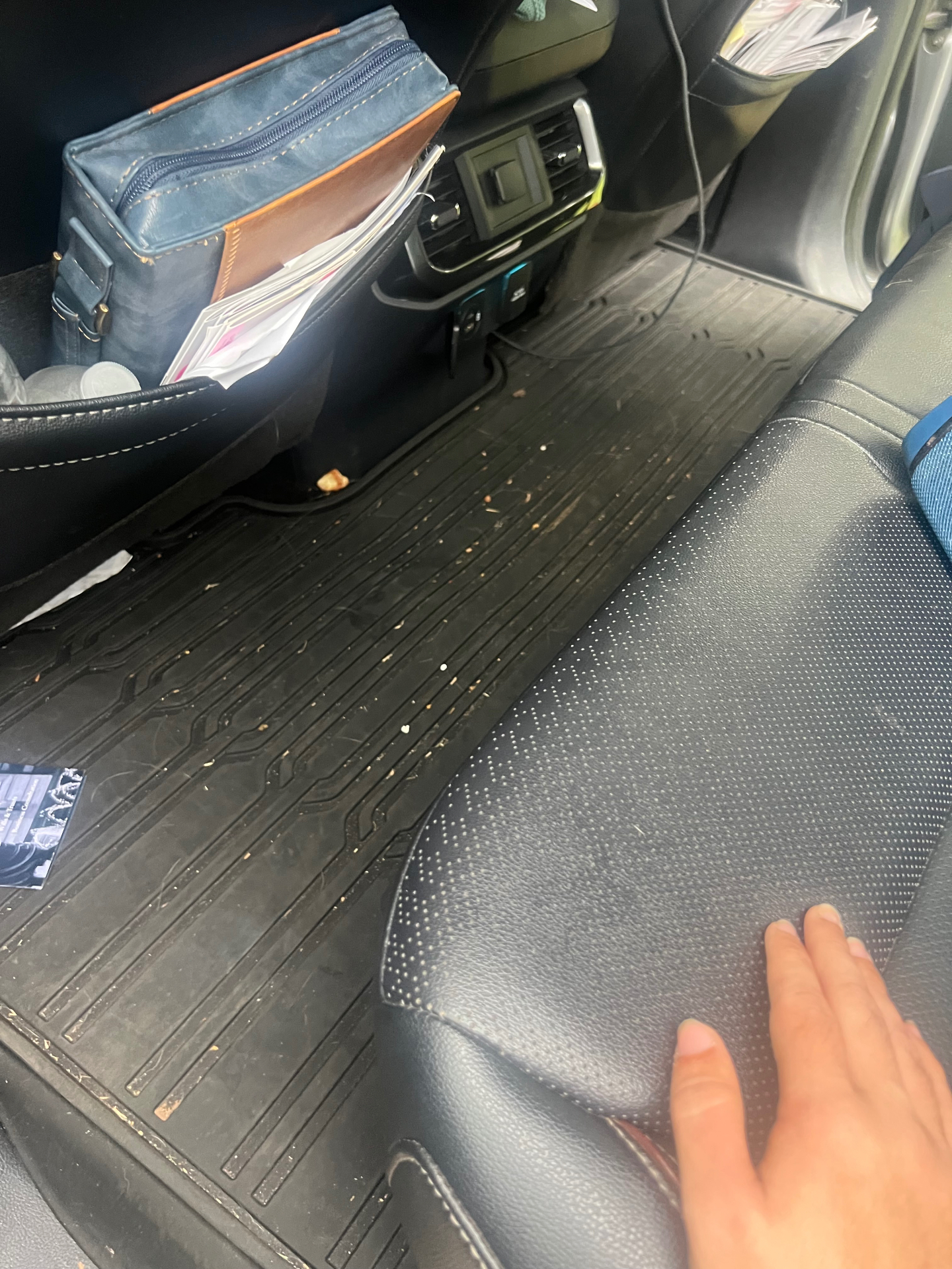 Vehicle interior floor before detailing